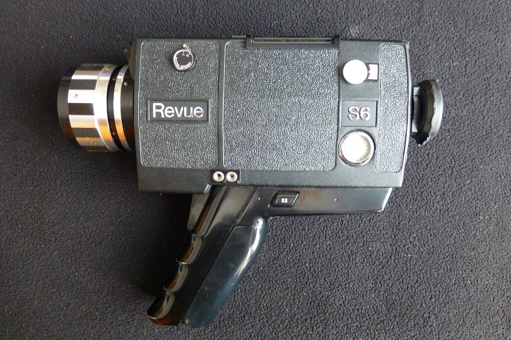 Super 8 Filmkamera Revue S6 TTL (Museum Guntersblum CC BY-NC-SA)