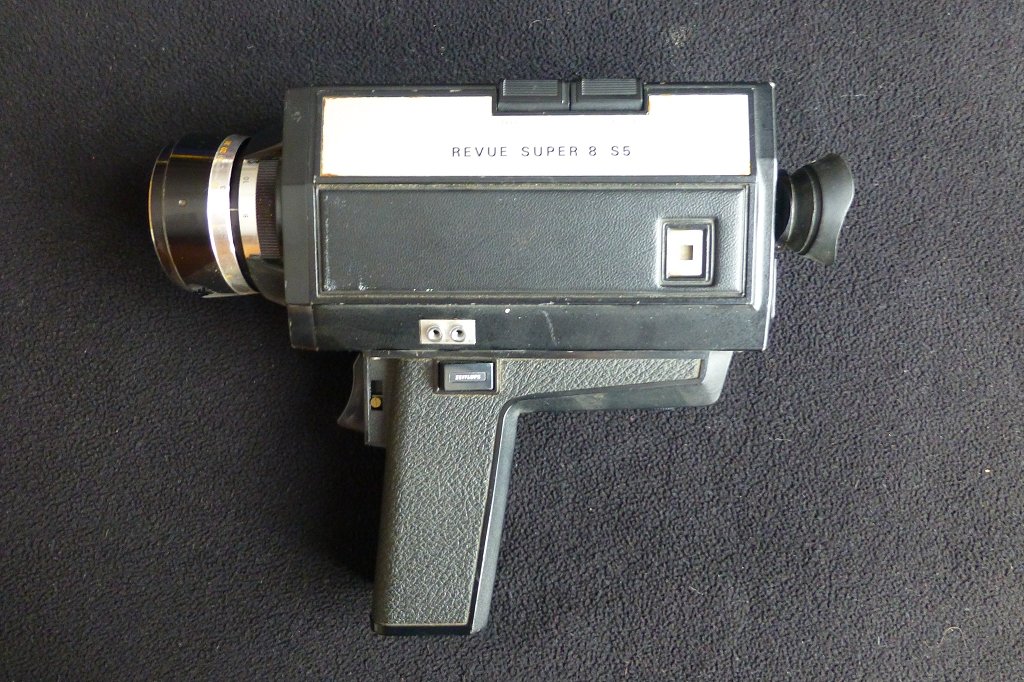 Super 8 Filmkamera Revue S 5 (Museum Guntersblum CC BY-NC-SA)