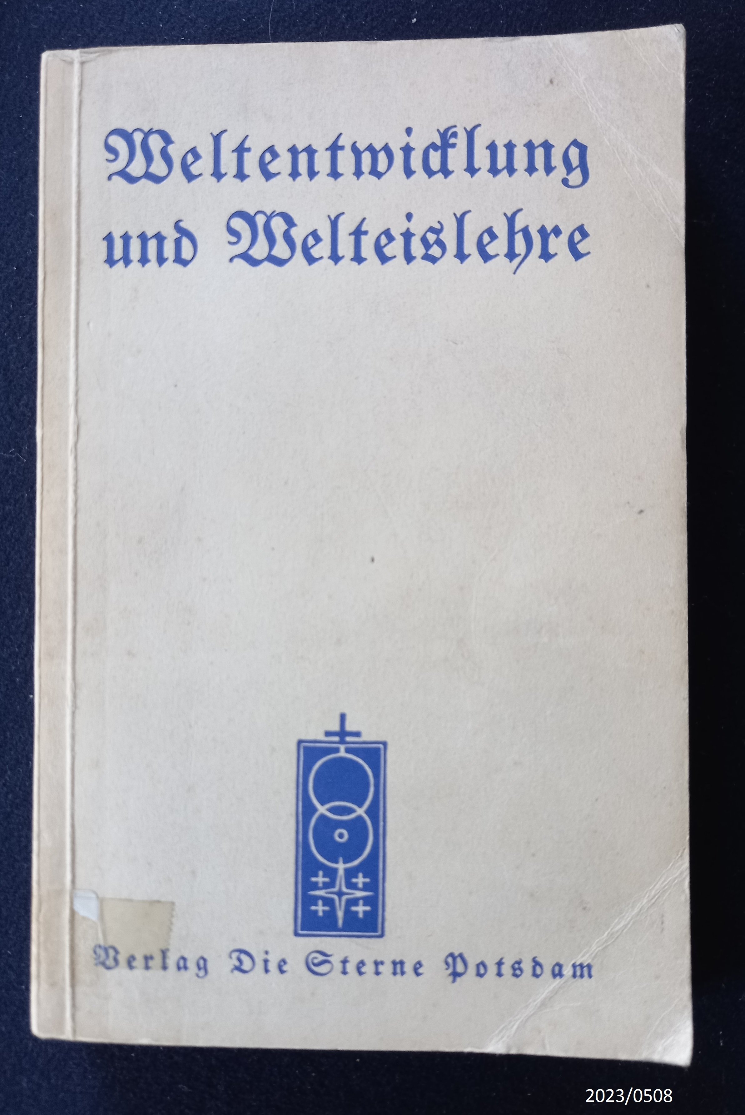 Buch "Weltentwicklung und Welteislehre" (Stadtmuseum Bad Dürkheim im Kulturzentrum Haus Catoir CC BY-NC-SA)