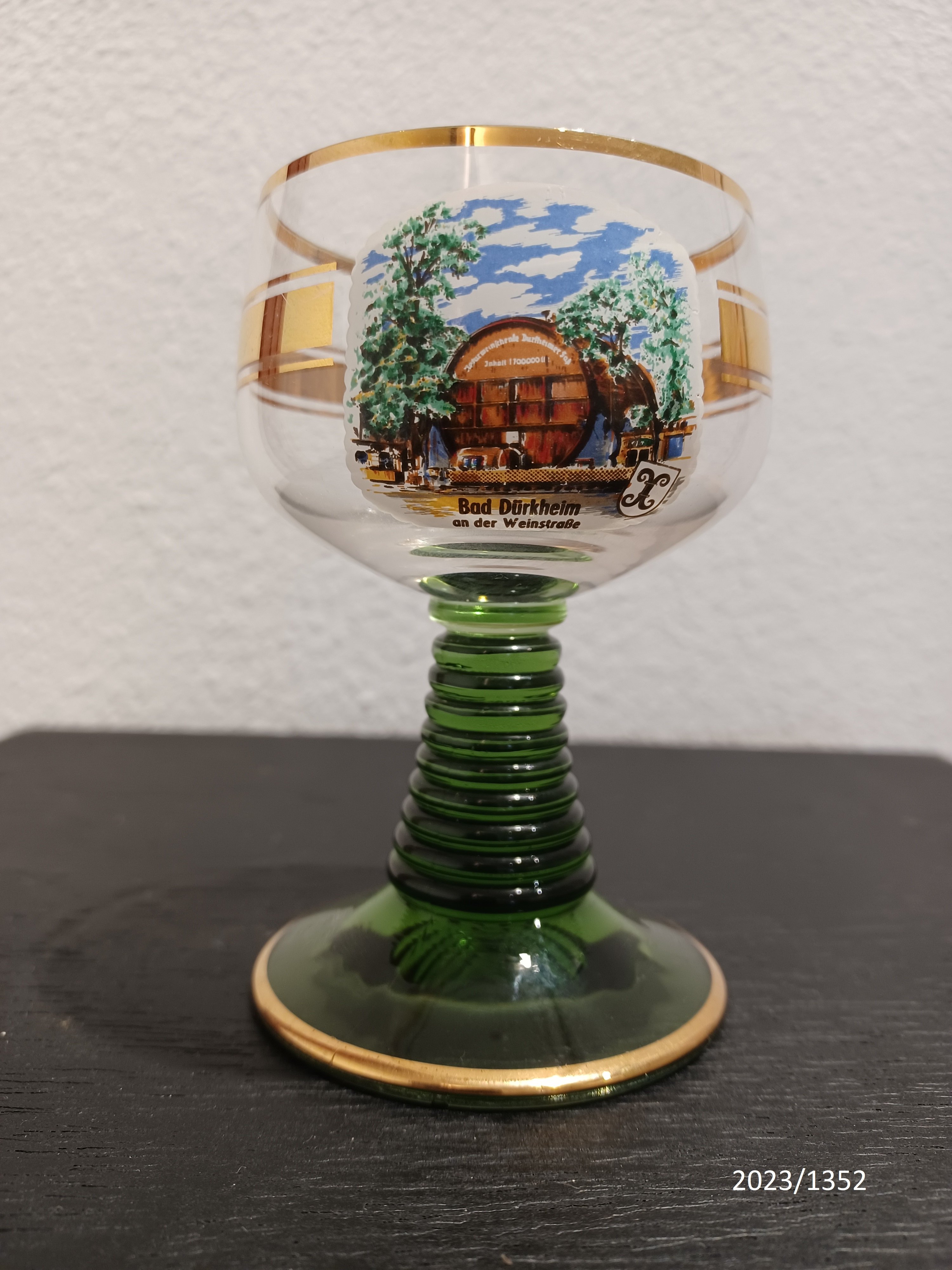 Römerglas mit Souvenieraufdruck (Stadtmuseum Bad Dürkheim im Kulturzentrum Haus Catoir CC BY-NC-SA)
