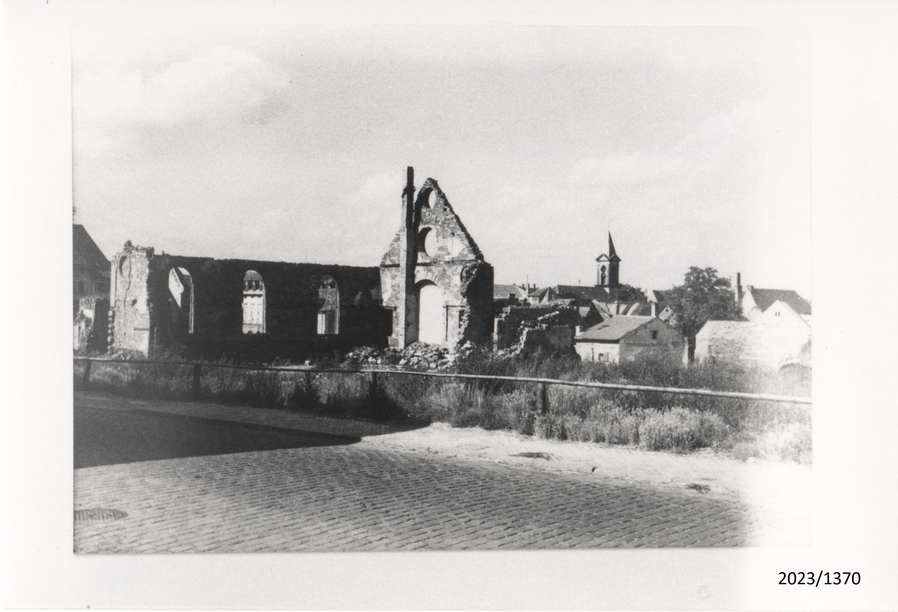 Bad Dürkheim: Ruine der ehemaligen Synagoge, März 1945 (Stadtmuseum Bad Dürkheim im Kulturzentrum Haus Catoir CC BY-NC-SA)
