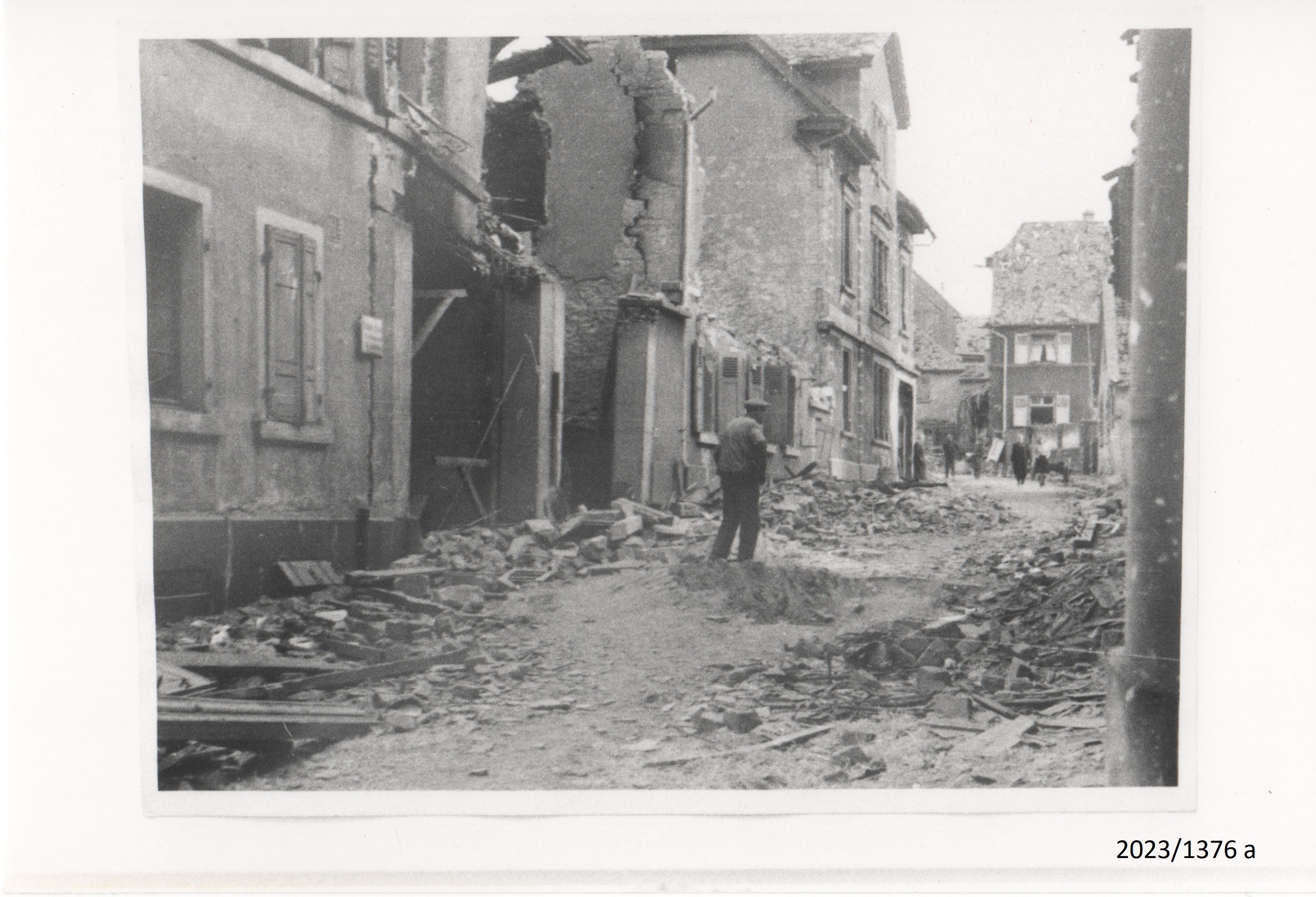 Bad Dürkheim, Blick in die Gaustraße, März 1945 (Stadtmuseum Bad Dürkheim im Kulturzentrum Haus Catoir CC BY-NC-SA)