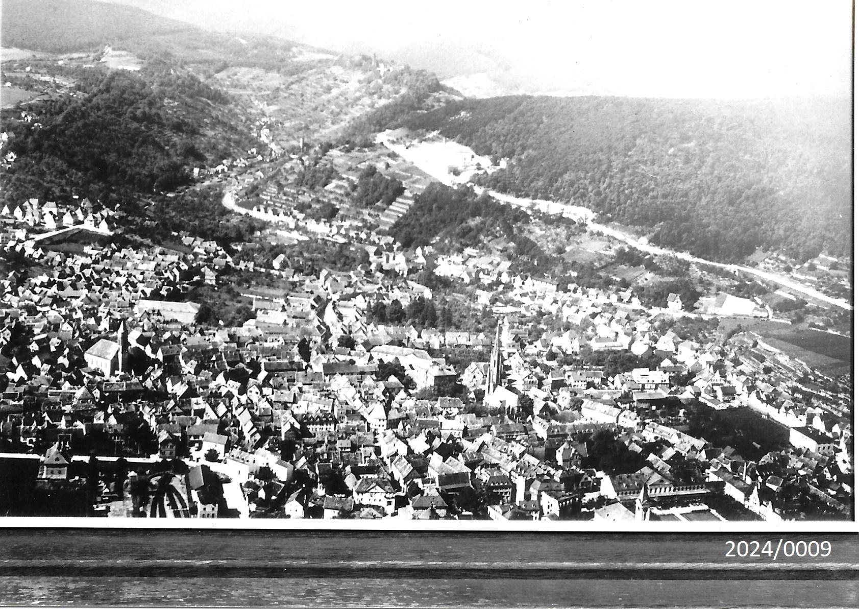 Bad Dürkheim: Überblick über die Innenstadt aus südöstlicher Richtung, 1930er Jahre (Stadtmuseum Bad Dürkheim im Kulturzentrum Haus Catoir CC BY-NC-SA)