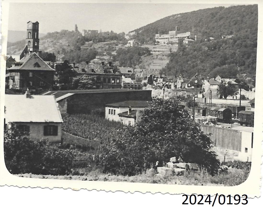 Bad Dürkheim, Blick auf die Stadt von Osten, nach März 1945 (Stadtmuseum Bad Dürkheim im Kulturzentrum Haus Catoir CC BY-NC-SA)