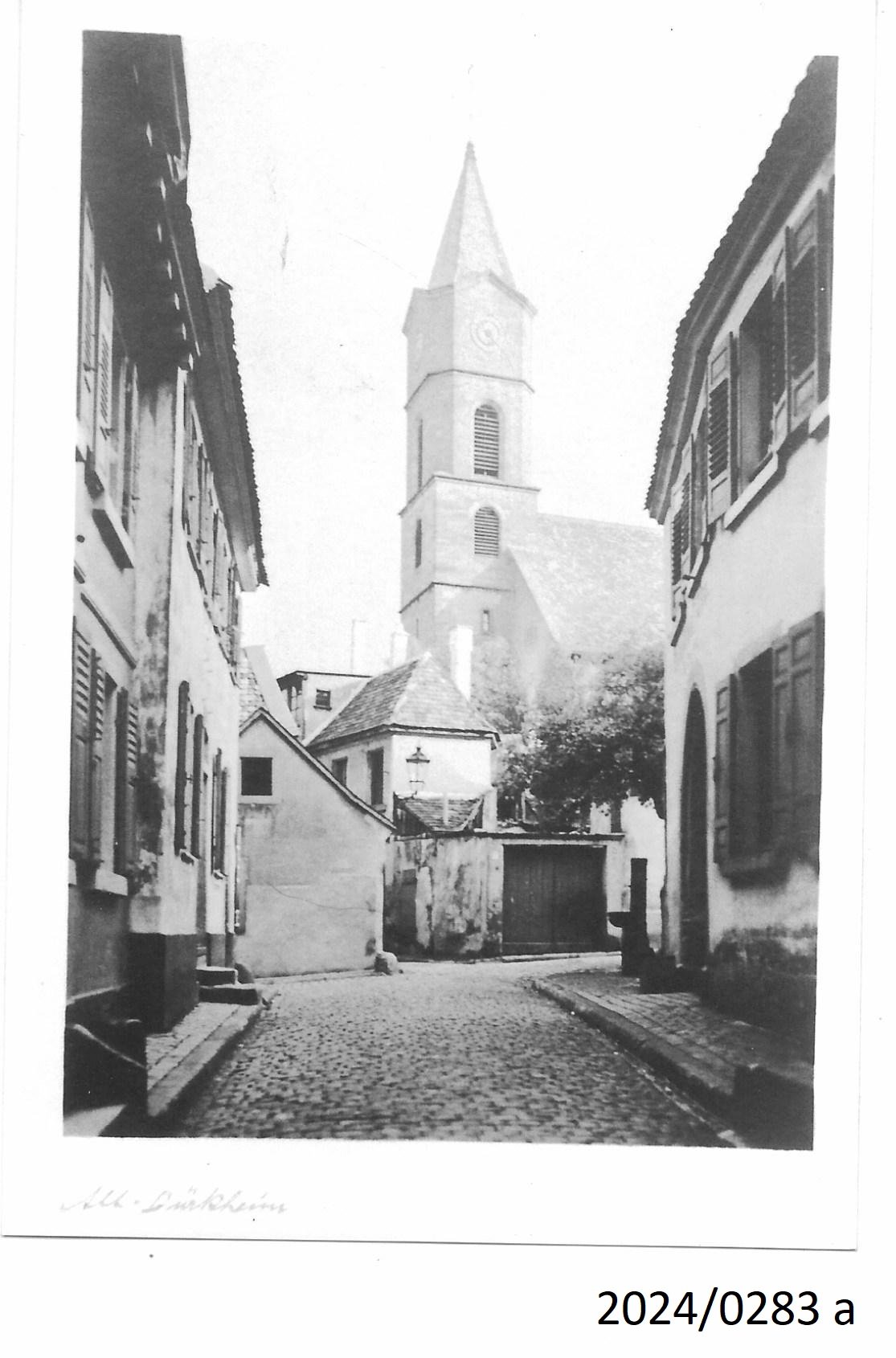 Bad Dürkheim, Blick von der Strauchelgasse auf die Burgkirche, vor 1945 (Stadtmuseum Bad Dürkheim im Kulturzentrum Haus Catoir CC BY-NC-SA)