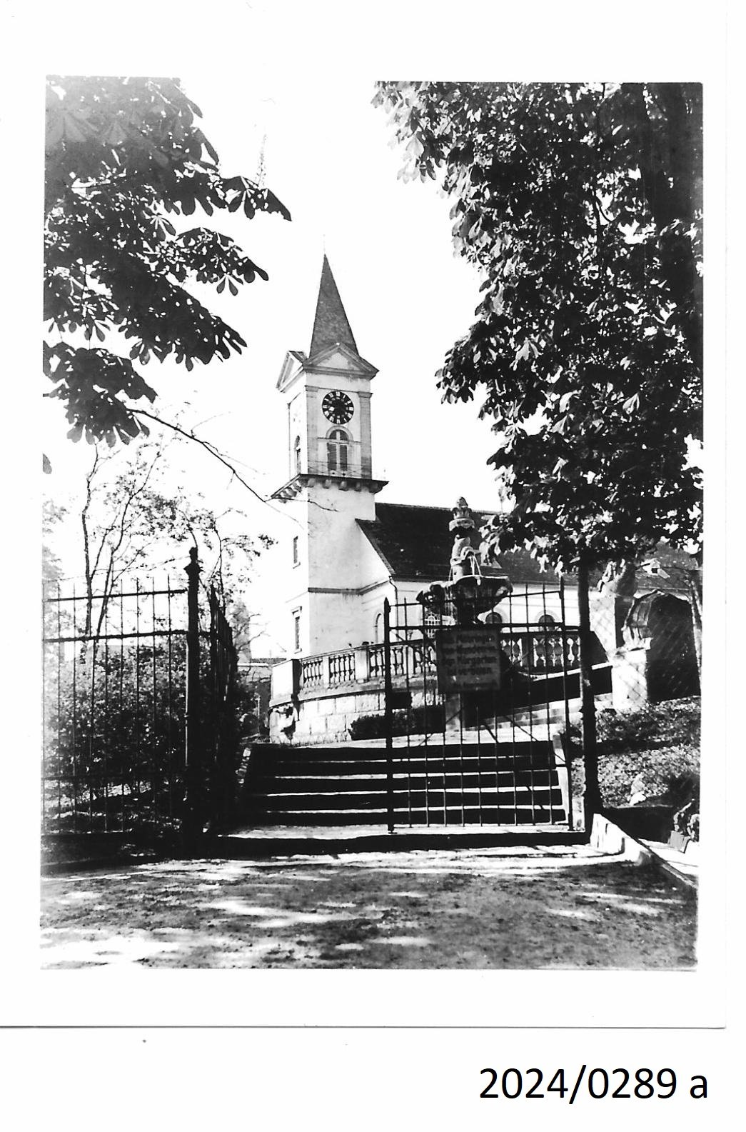 Bad Dürkheim, Ludwigskirche und Ostertagbrunnen, vor 1945 oder 1950er Jahre (Stadtmuseum Bad Dürkheim im Kulturzentrum Haus Catoir CC BY-NC-SA)