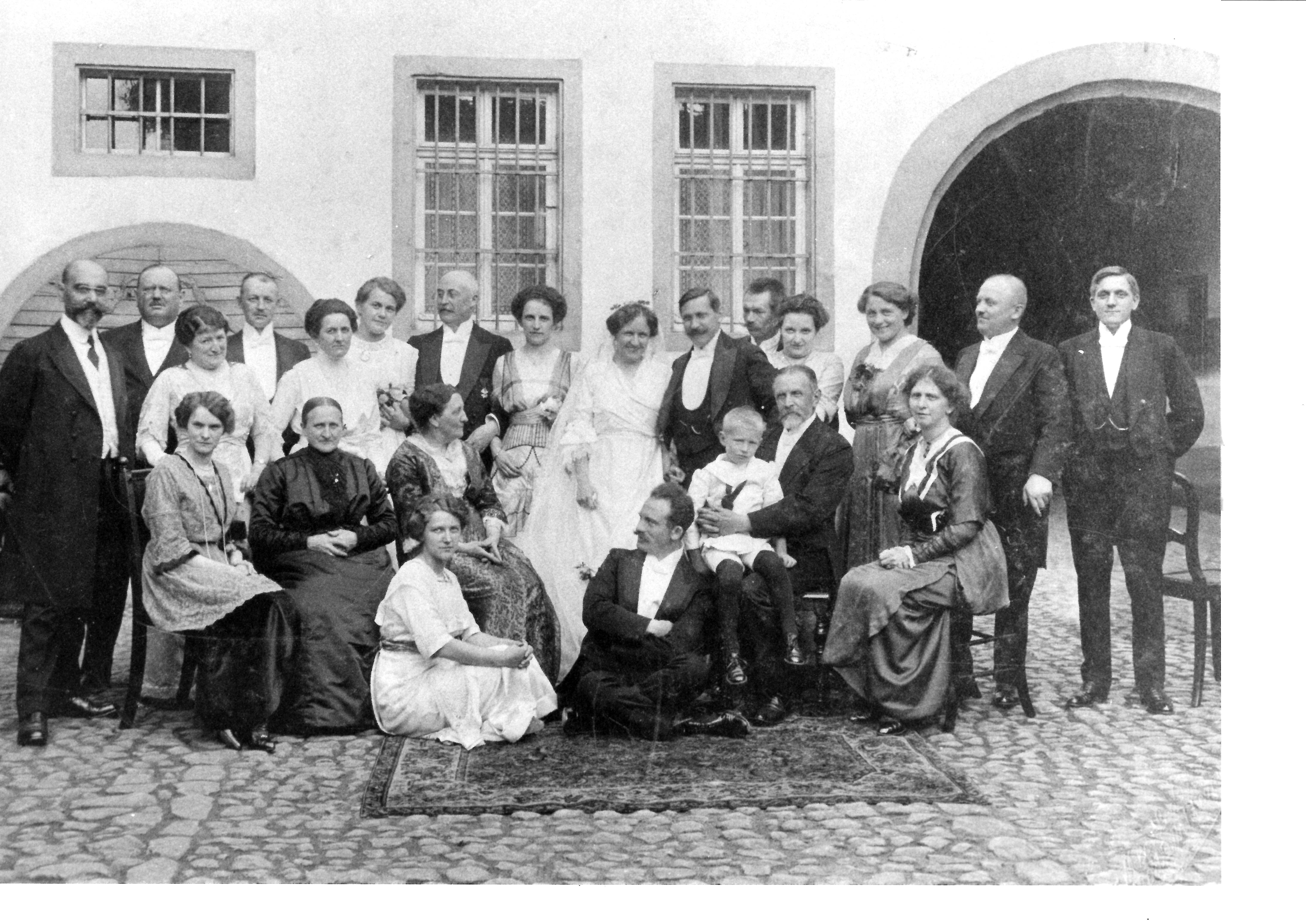 Bild, S-W-Foto; "Gruppenbild der Familie Catoir, Lang und Katz"; Bad Dürkheim; Catoir, um 1910 (Stadtmuseum Bad Dürkheim im Kulturzentrum Haus Catoir CC BY-NC-SA)