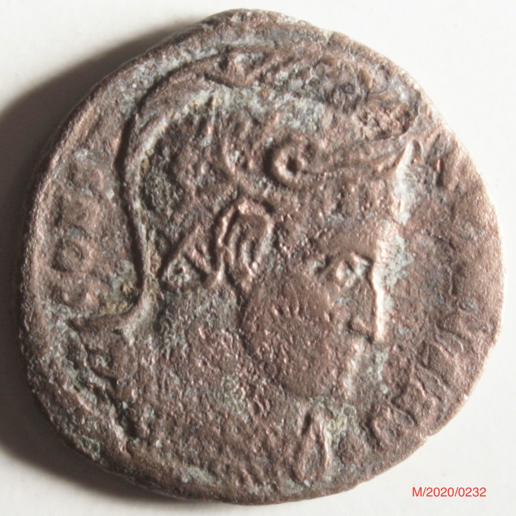 Römische Münze, Nominal Follis, Prägeherr Constantinus I., Prägeort Ticinum , Original (Museumsgesellschaft Bad Dürkheim e.V. CC BY-NC-SA)