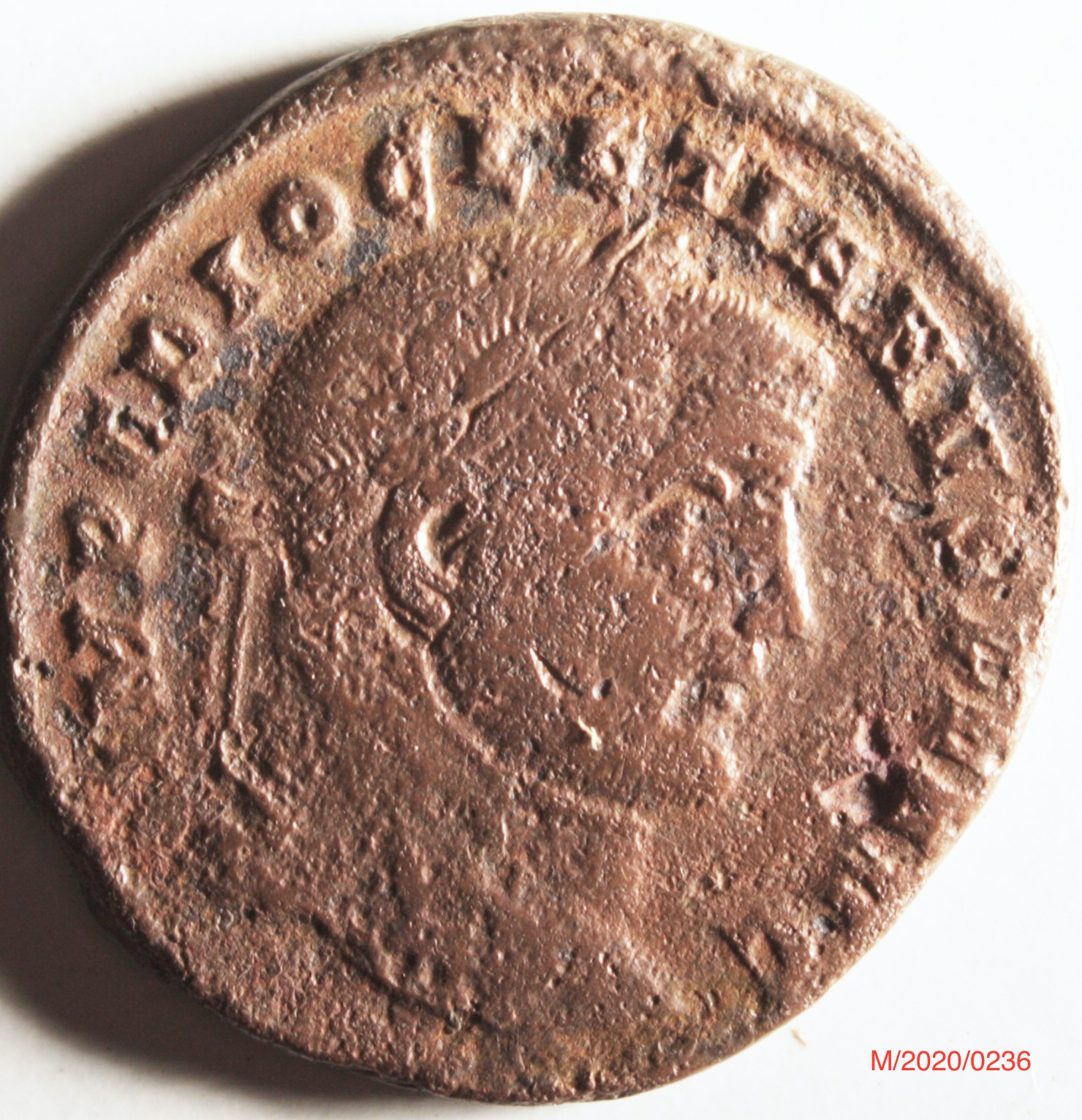 Römische Münze, Nominal Follis, Prägeherr Diocletian, Prägeort Ticinum , Original (Museumsgesellschaft Bad Dürkheim e.V. CC BY-NC-SA)