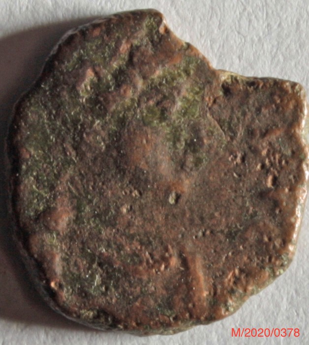 Römische Münze, Nominal Halbcentenionalis, Prägeherr Valentinian II., Prägeort nicht bestimmbar, Original (Museumsgesellschaft Bad Dürkheim e.V. CC BY-NC-SA)