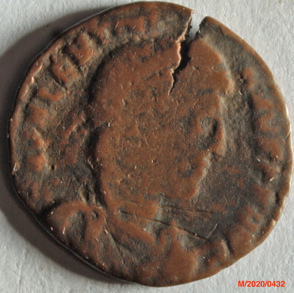 Römische Münze, Nominal Centenionalis, Prägeherr Valentinianus I., Prägeort Siscia, Original (Museumsgesellschaft Bad Dürkheim e.V. CC BY-NC-SA)