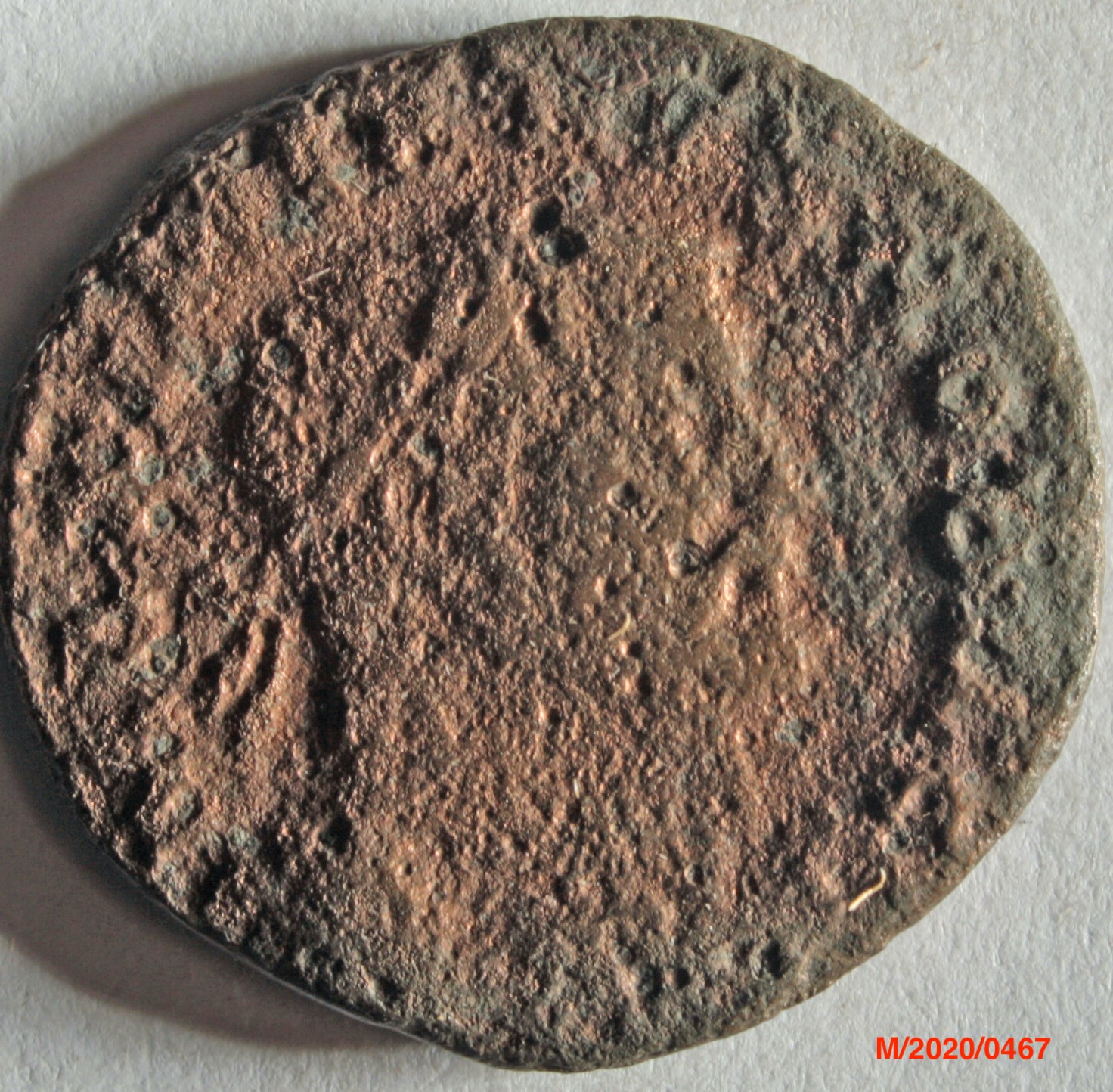 Römische Münze, Nominal Follis, Prägeherr unbekannt, Prägeort Trier, Original (Museumsgesellschaft Bad Dürkheim e.V. CC BY-NC-SA)