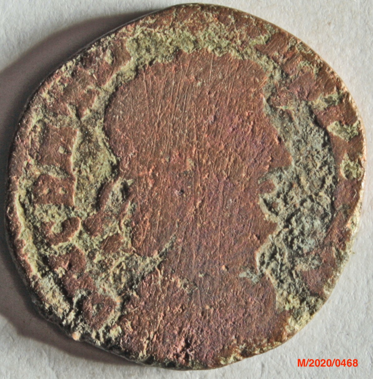 Römische Münze, Nominal Maiorina, Prägeherr Gratian, Prägeort Lyon, Original (Museumsgesellschaft Bad Dürkheim e.V. CC BY-NC-SA)