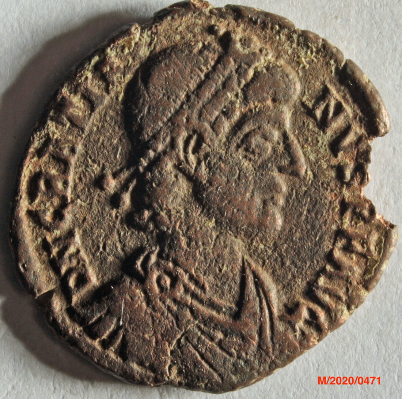 Römische Münze, Nominal Maiorina, Prägeherr Gratian, Prägeort Aquileia, Original (Museumsgesellschaft Bad Dürkheim e.V. CC BY-NC-SA)