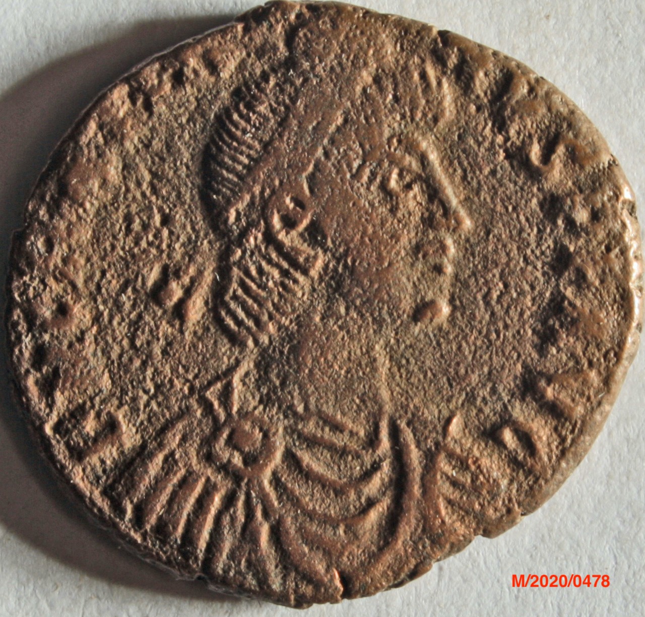 Römische Münze, Nominal Maiorina, Prägeherr Gratian, Prägeort Rom, Original (Museumsgesellschaft Bad Dürkheim e.V. CC BY-NC-SA)