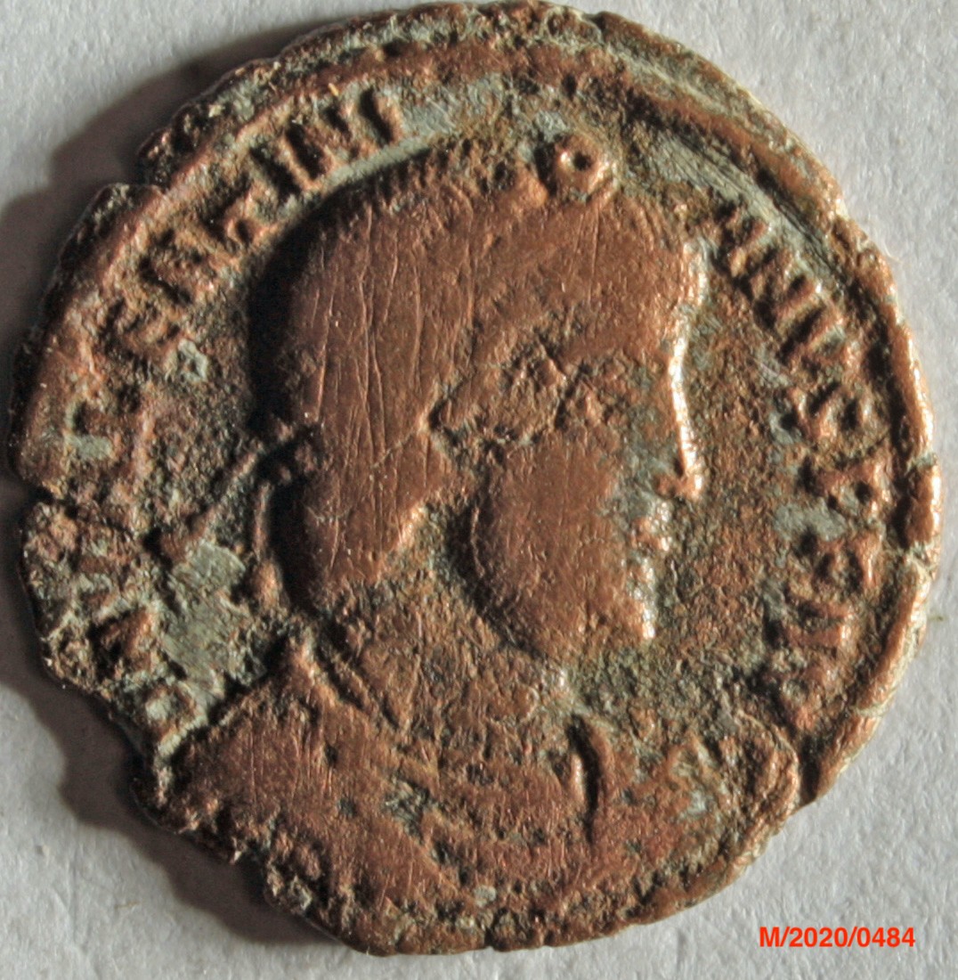 Römische Münze, Nominal Centenionalis, Prägeherr Valentinian I., Prägeort Arles, Original (Museumsgesellschaft Bad Dürkheim e.V. CC BY-NC-SA)