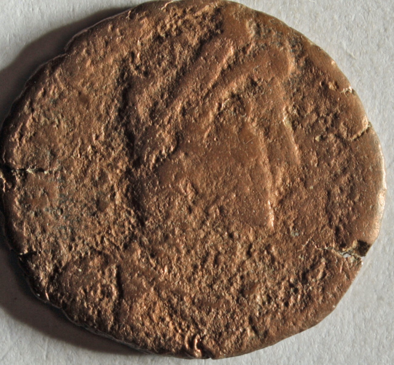 Römische Münze, Nominal Maiorina, Prägeherr Magnus Maximus, Prägeort nicht bestimmbar, Original (Museumsgesellschaft Bad Dürkheim e.V. CC BY-NC-SA)