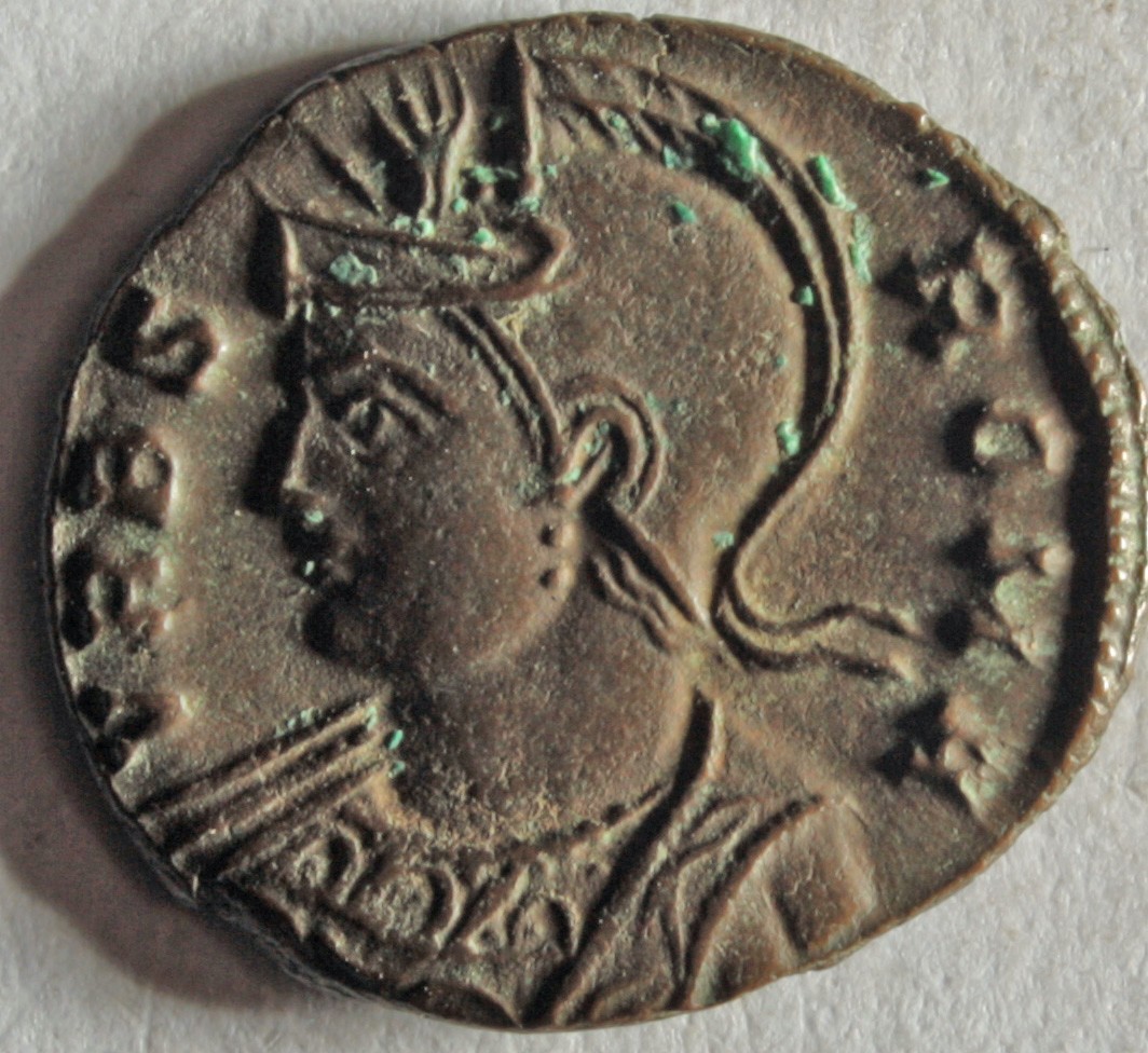 Römische Münze, Nominal Follis, Prägeherr Urbs Roma, Prägeort Arles, Original (Museumsgesellschaft Bad Dürkheim e.V. CC BY-NC-SA)