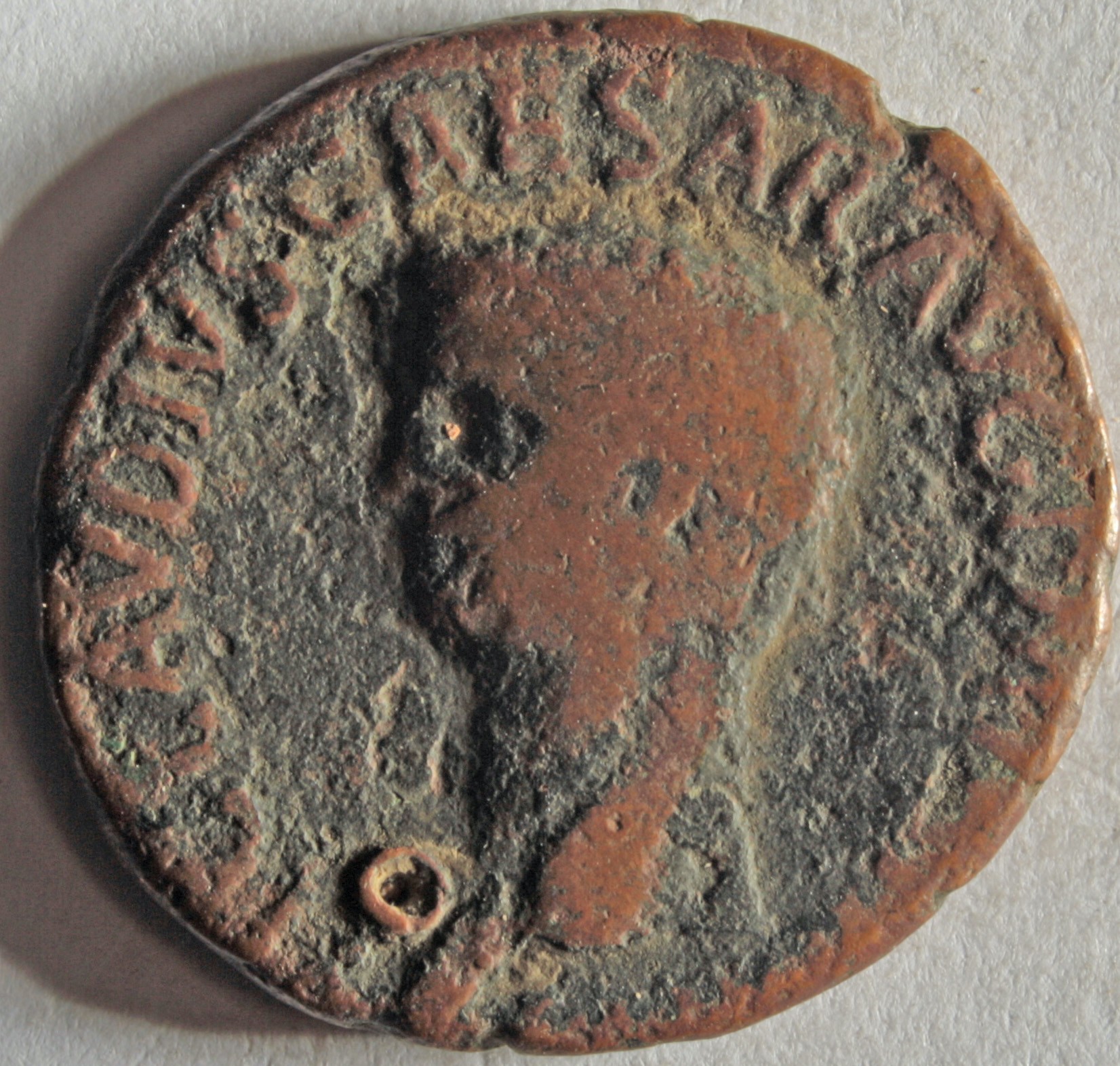 Römische Münze, Nominal As, Prägeherr Claudius, Prägeort Rom, Original (Museumsgesellschaft Bad Dürkheim e.V. CC BY-NC-SA)