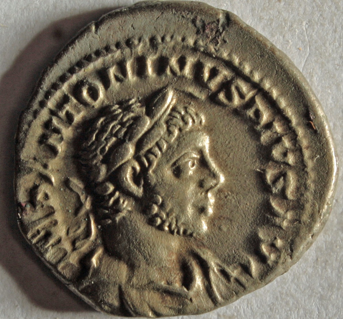 Römische Münze, Nominal Denar, Prägeherr Elagabal, Prägeort Rom, Original (Museumsgesellschaft Bad Dürkheim e.V. CC BY-NC-SA)