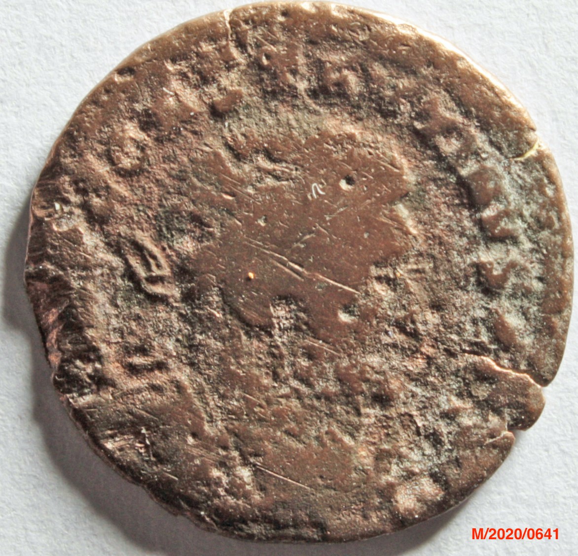 Römische Münze, Nominal Follis, Prägeherr Constantinus I., Prägeort Trier, Original (Museumsgesellschaft Bad Dürkheim e.V. CC BY-NC-SA)