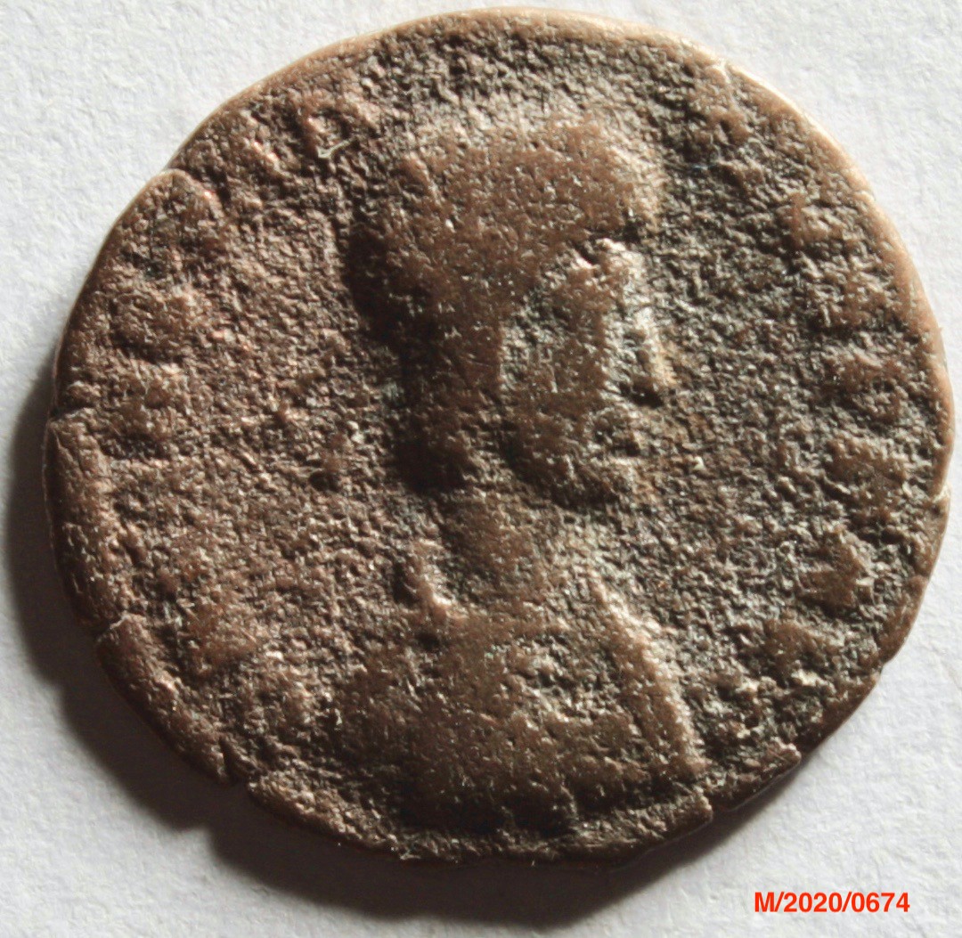 Römische Münze, Nominal Centenionalis/ Aes 3, Prägeherr Constantius II., Prägeort Trier, Original (Museumsgesellschaft Bad Dürkheim e.V. CC BY-NC-SA)