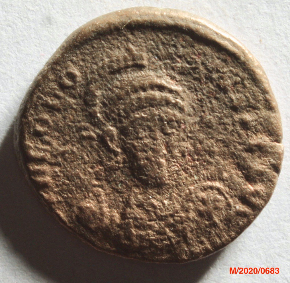 Römische Münze, Nominal Centenionalis/ Aes 3, Prägeherr Theodosius II., Prägeort Constantinopel, Original (Museumsgesellschaft Bad Dürkheim e.V. CC BY-NC-SA)