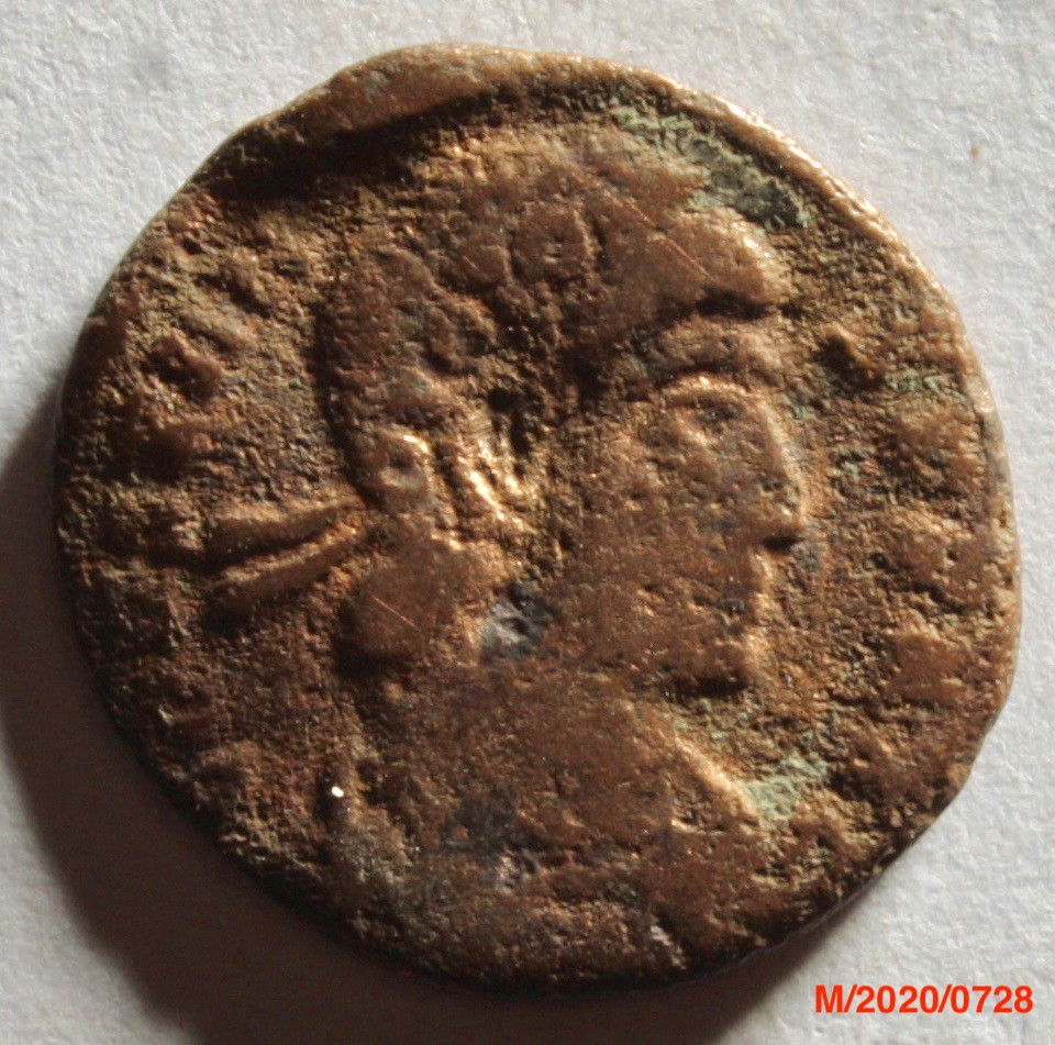 Römische Münze, Nominal Follis, Prägeherr Constans, Prägeort Siscia, Original (Museumsgesellschaft Bad Dürkheim e.V. CC BY-NC-SA)