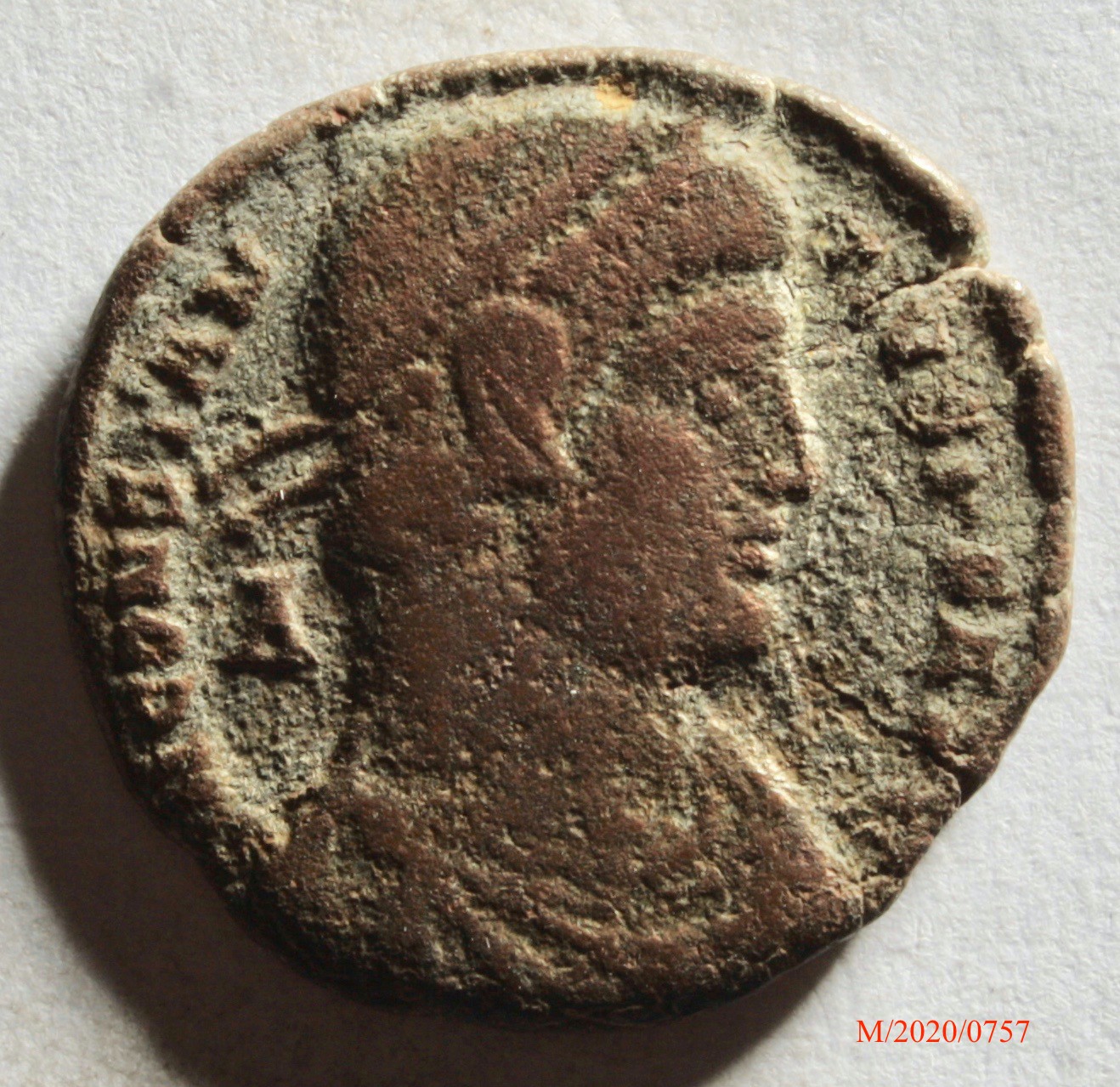 Römische Münze, Nominal Maiorina, Prägeherr Constantius II., Prägeort Trier, Original (Museumsgesellschaft Bad Dürkheim e.V. CC BY-NC-SA)
