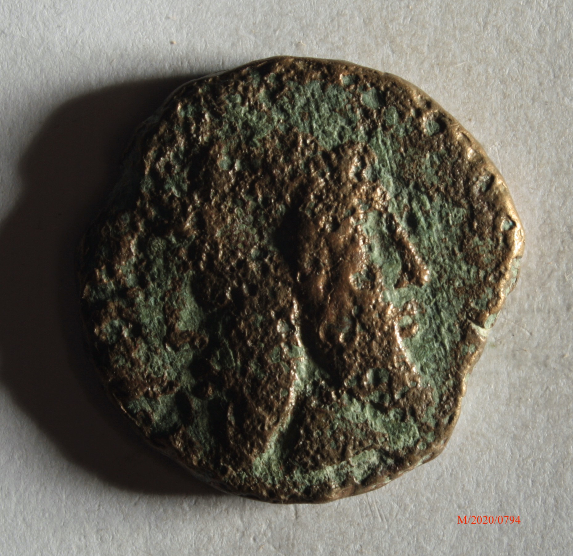 Römische Münze, Nominal As, Prägeherr Münzmeister Quintus Titius, Prägeort Rom, Original (Museumsgesellschaft Bad Dürkheim e.V. CC BY-NC-SA)