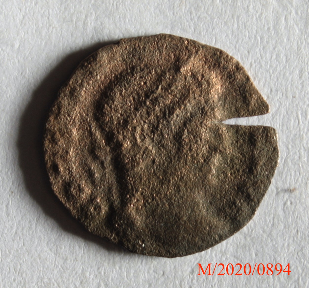 Römische Münze, Nominal Follis         , Prägeherr Constantinus I., Prägeort Lyon, Original (Museumsgesellschaft Bad Dürkheim e.V. CC BY-NC-SA)