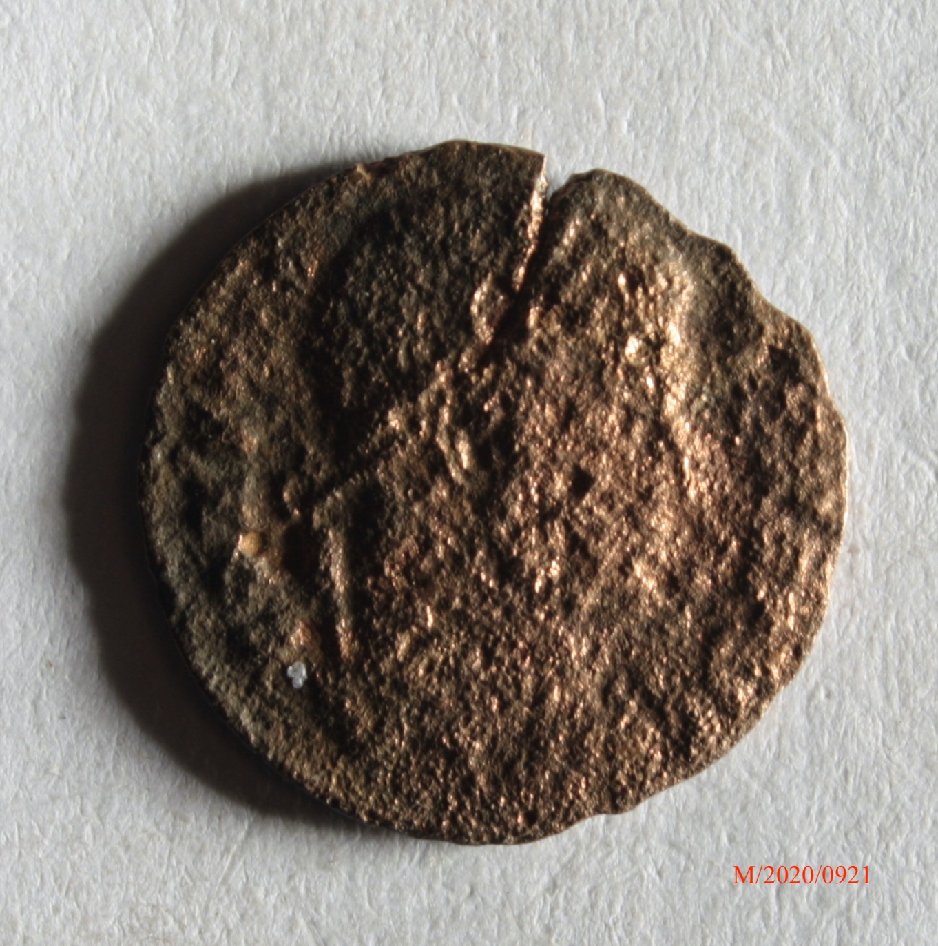 Römische Münze, Nominal Follis, Prägeherr Constantinus I., Prägeort Ticinum, Original (Museumsgesellschaft Bad Dürkheim e.V. CC BY-NC-SA)