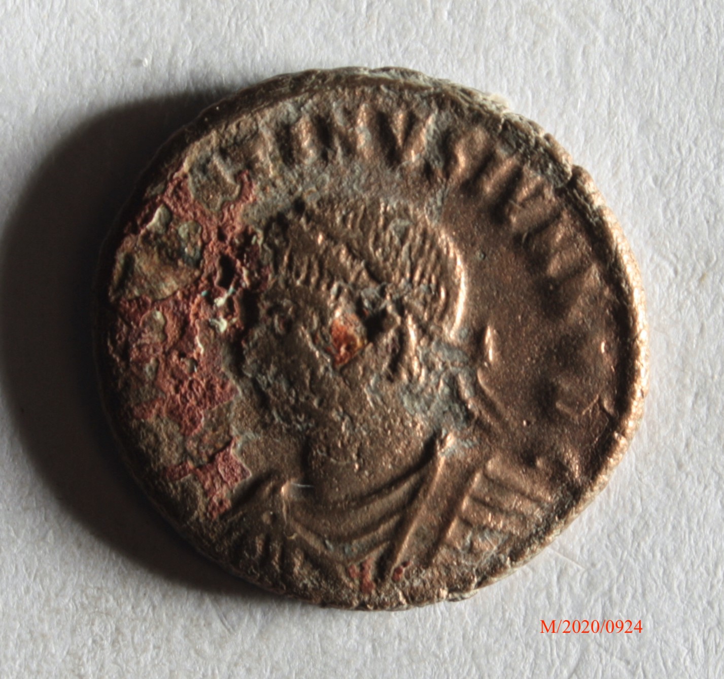Römische Münze, Nominal Follis, Prägeherr Constantinus I., Prägeort Cyzicus, Original (Museumsgesellschaft Bad Dürkheim e.V. CC BY-NC-SA)