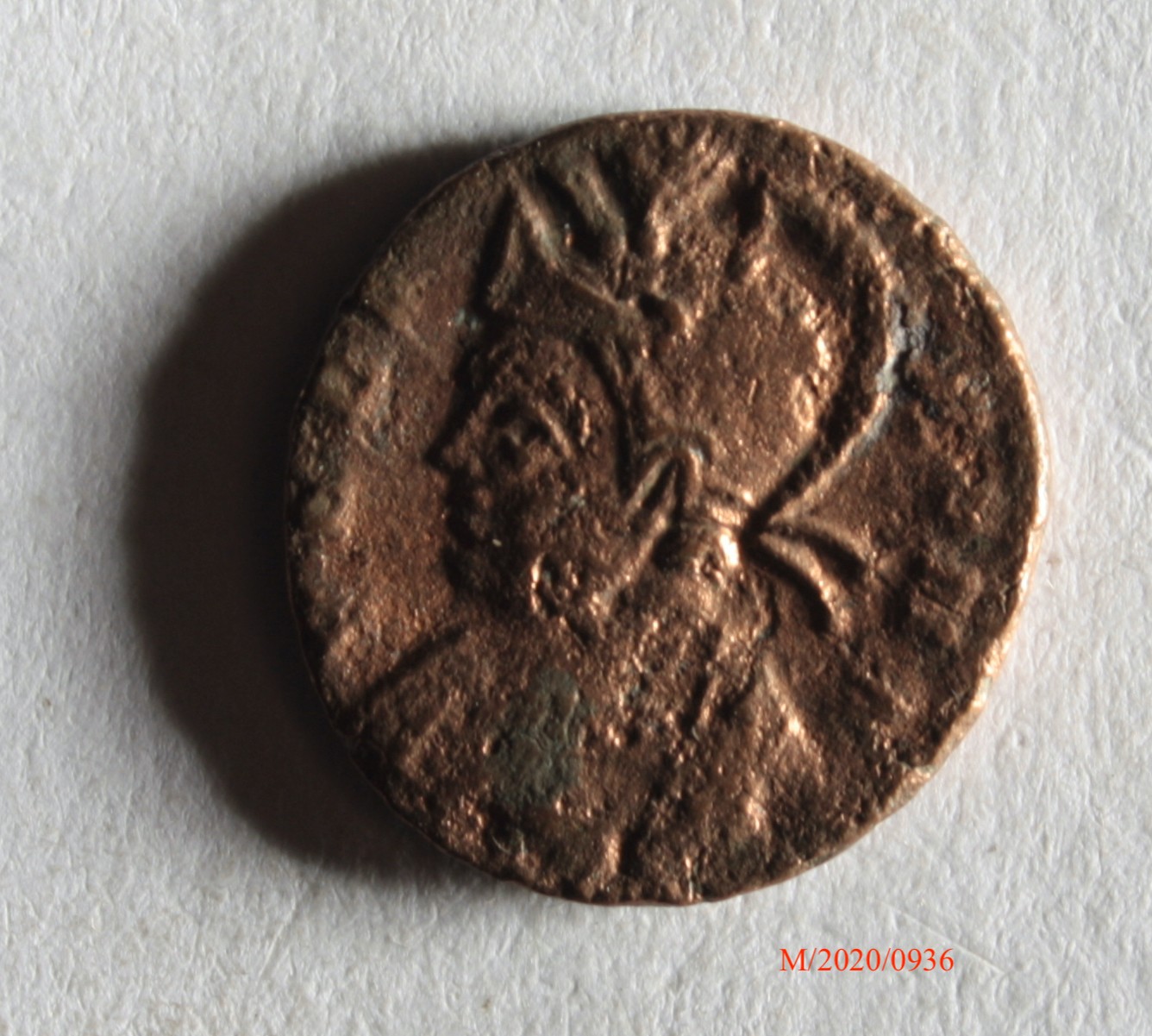 Römische Münze, Nominal Follis, Prägeherr Constantinus I., Prägeort Lyon, Original (Museumsgesellschaft Bad Dürkheim e.V. CC BY-NC-SA)