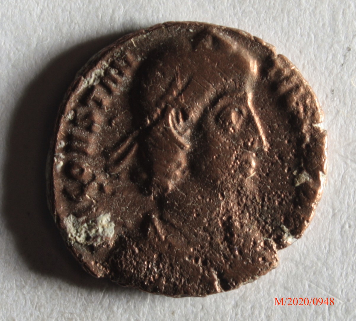Römische Münze, Nominal Centenionalis, Prägeherr Constantius II., Prägeort Sirmium, Original (Museumsgesellschaft Bad Dürkheim e.V. CC BY-NC-SA)