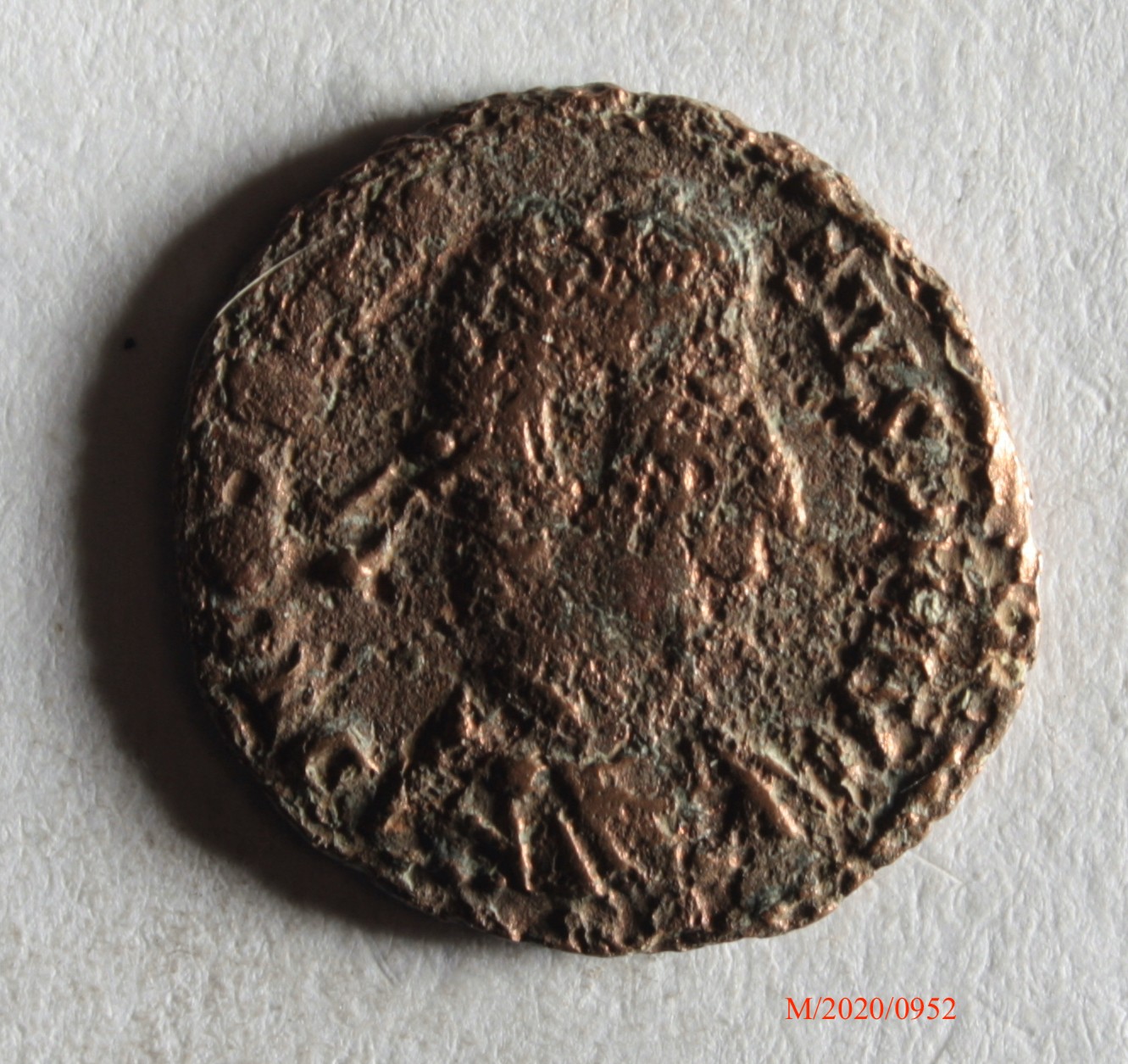 Römische Münze, Nominal Centenionalis, Prägeherr Constantius II., Prägeort Arles, Original (Museumsgesellschaft Bad Dürkheim e.V. CC BY-NC-SA)