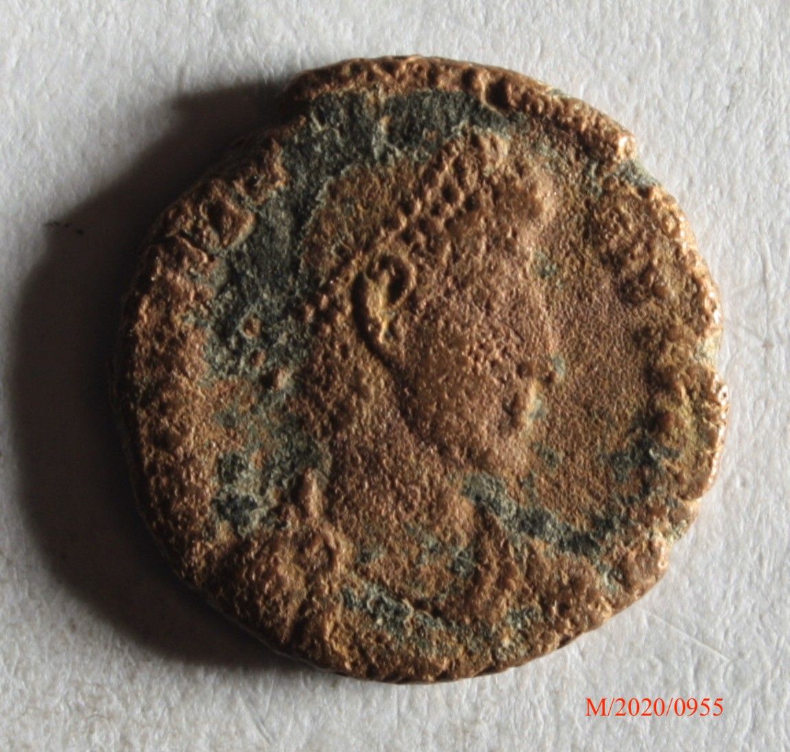 Römische Münze, Nominal Centenionalis, Prägeherr Constantius II., Prägeort Amiens, Original (Museumsgesellschaft Bad Dürkheim e.V. CC BY-NC-SA)