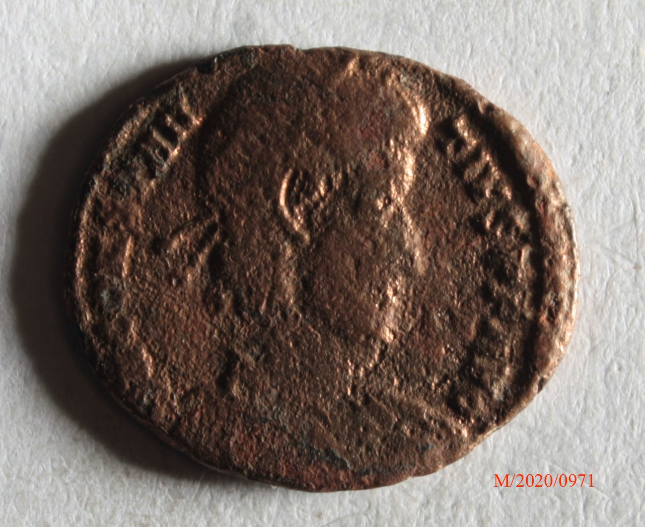Römische Münze, Nominal Centenionalis, Prägeherr Constantius II., Prägeort Sirmium, Original (Museumsgesellschaft Bad Dürkheim e.V. CC BY-NC-SA)