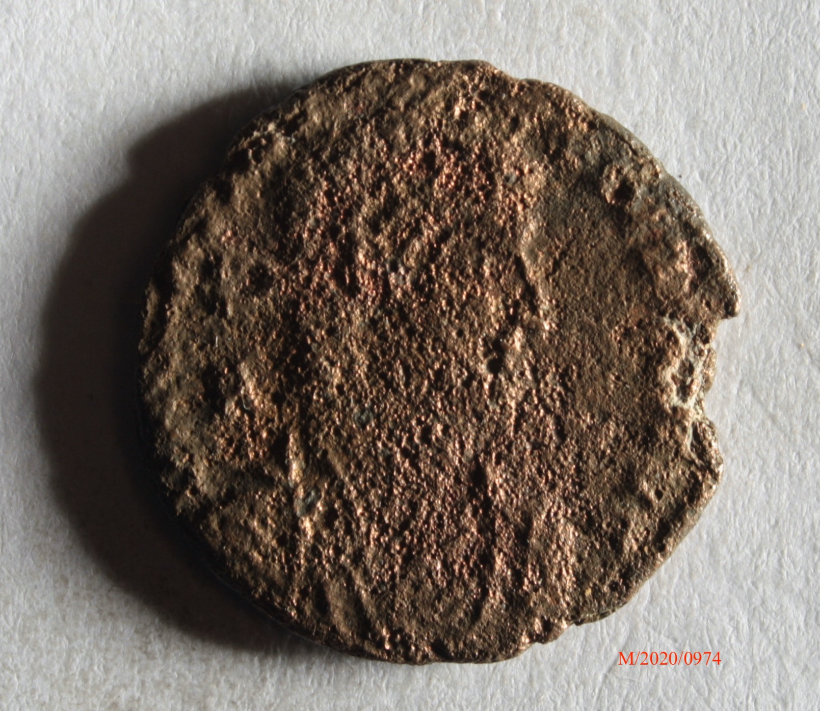 Römische Münze, Nominal Maiorina, Prägeherr Constantius II., Prägeort Lyon, Original (Museumsgesellschaft Bad Dürkheim e.V. CC BY-NC-SA)