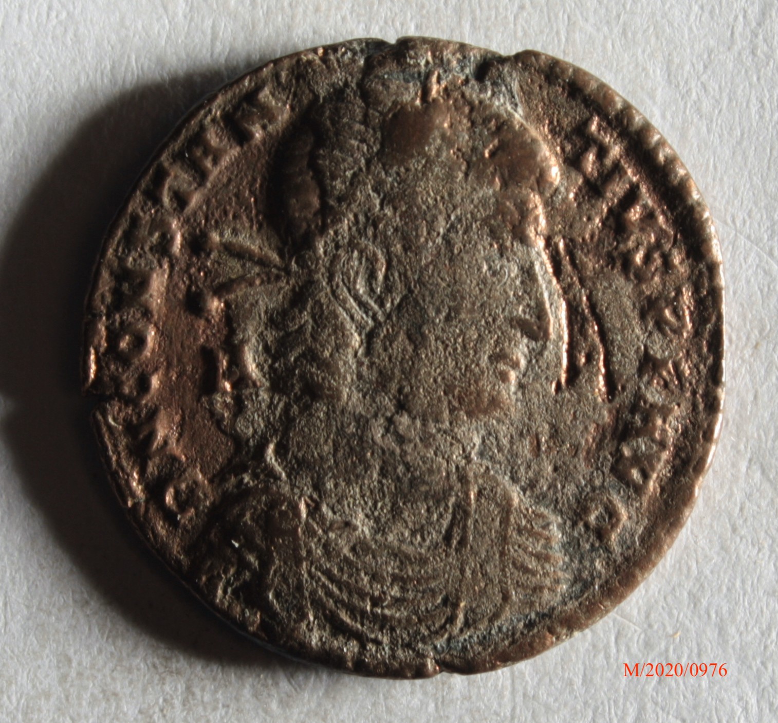 Römische Münze, Nominal Maiorina, Prägeherr Constantius II., Prägeort Lyon, Original (Museumsgesellschaft Bad Dürkheim e.V. CC BY-NC-SA)