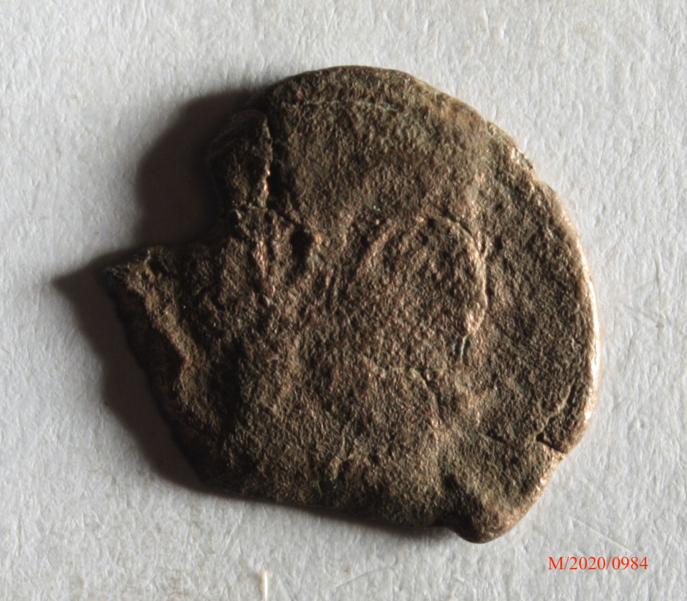 Römische Münze, Nominal Maiorina, Prägeherr Magnentius, Prägeort nicht bestimmbar, Original (Museumsgesellschaft Bad Dürkheim e.V. CC BY-NC-SA)
