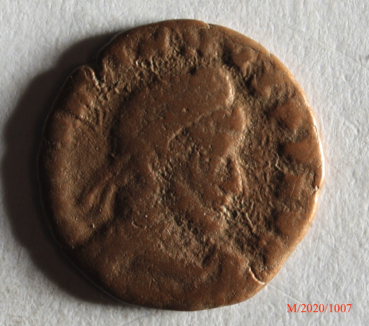 Römische Münze, Nominal Centenionalis, Prägeherr Gratian, Prägeort nicht bestimmbar, Original (Museumsgesellschaft Bad Dürkheim e.V. CC BY-NC-SA)