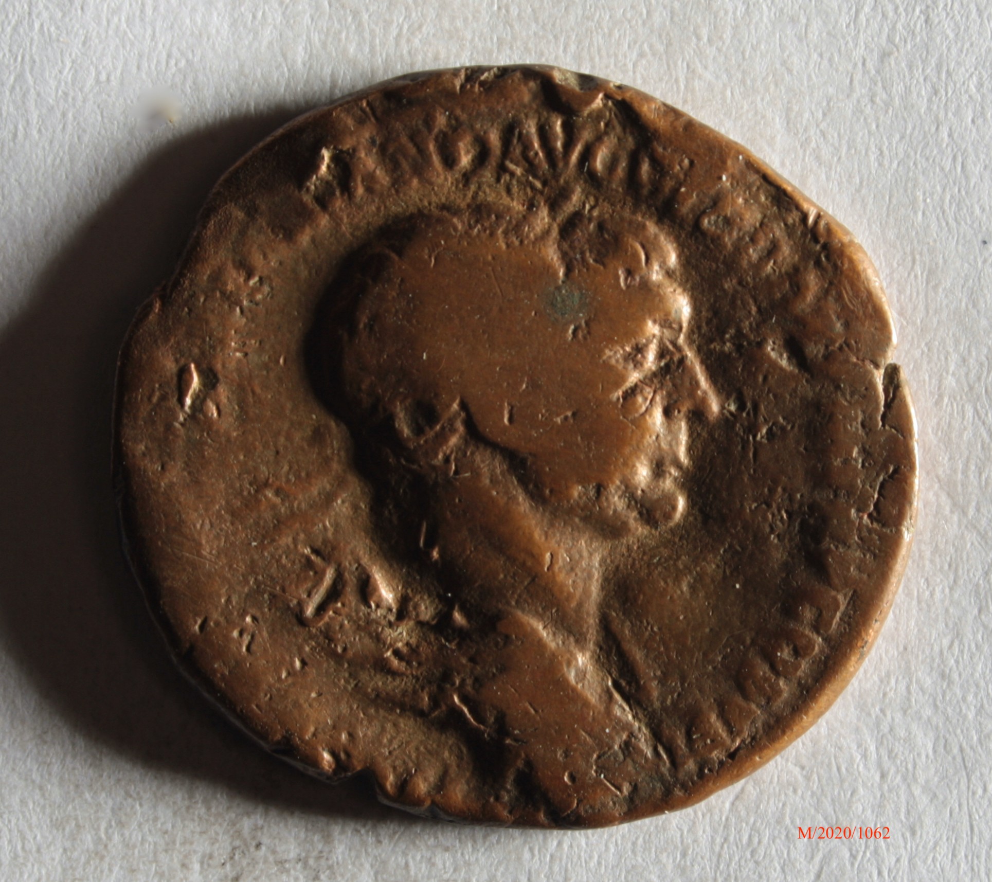 Römische Münze, Nominal As, Prägeherr Traian, Prägeort Rom, Original (Museumsgesellschaft Bad Dürkheim e.V. CC BY-NC-SA)