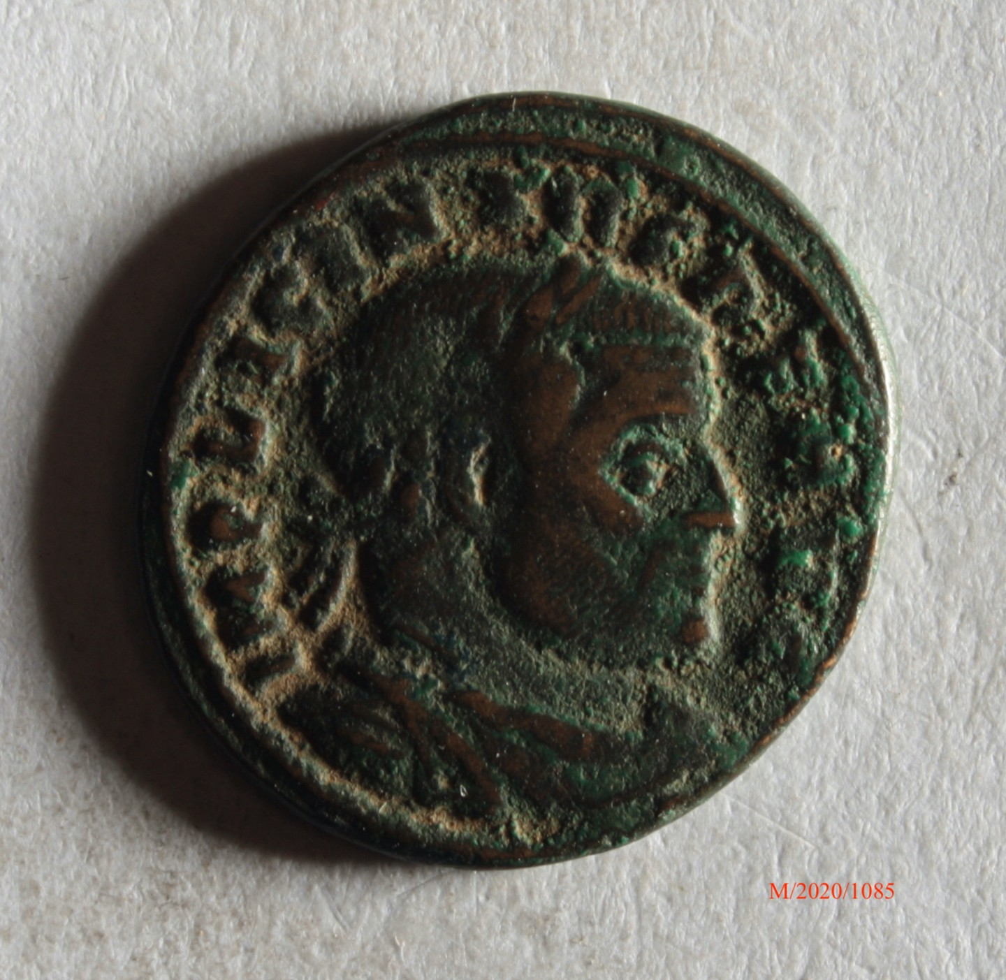 Römische Münze, Nominal Follis, Prägeherr Licinius, Prägeort London, Original (Museumsgesellschaft Bad Dürkheim e.V. CC BY-NC-SA)