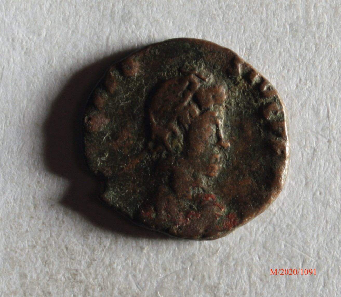 Römische Münze, Nominal Centenionalis, Prägeherr Theodosius II., Prägeort nicht bestimmbar, Original (Museumsgesellschaft Bad Dürkheim e.V. CC BY-NC-SA)