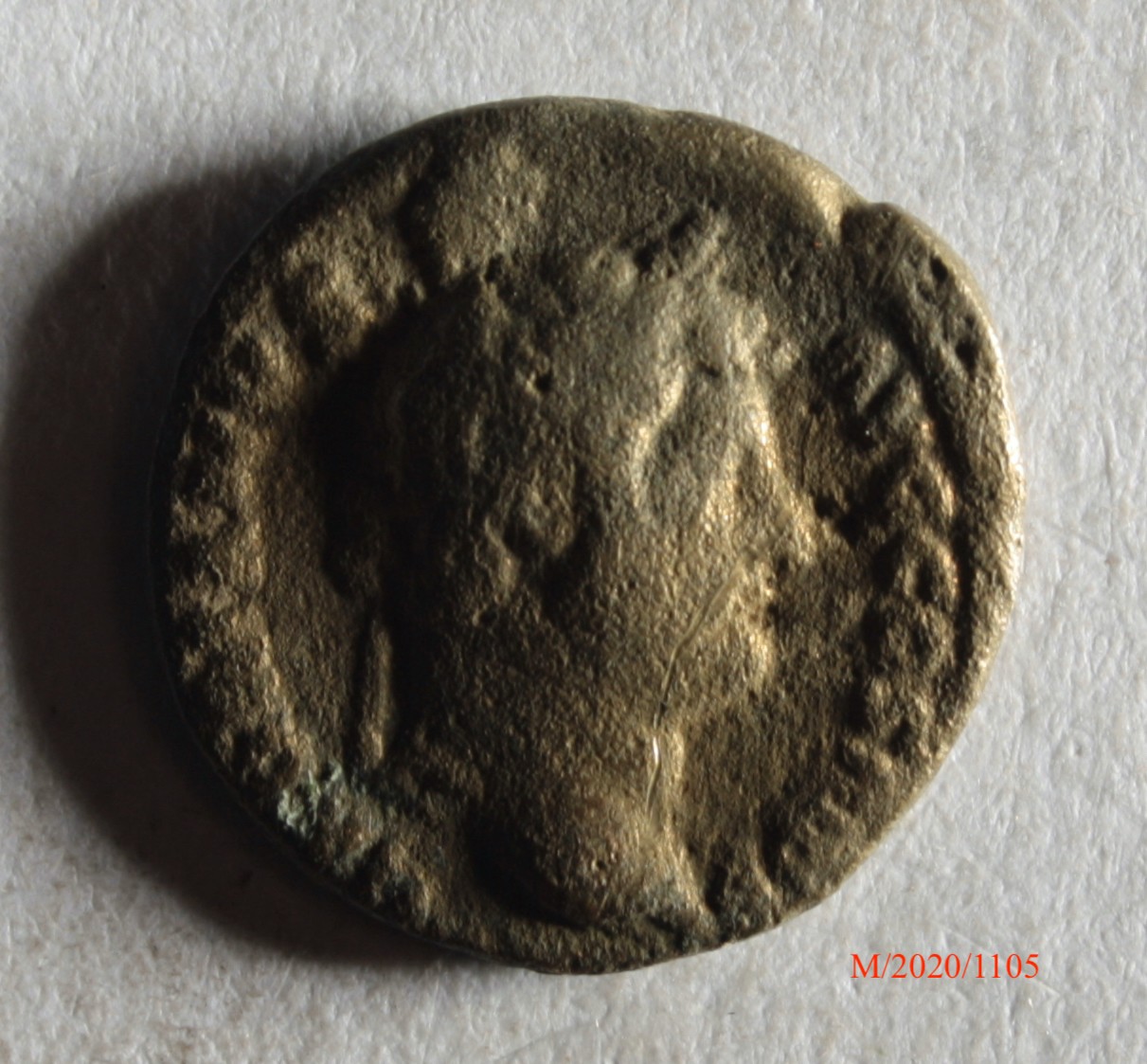 Römische Münze, Nominal Aureus, Prägeherr Hadrian, Prägeort nicht bestimmbar, Fälschung (Museumsgesellschaft Bad Dürkheim e.V. CC BY-NC-SA)