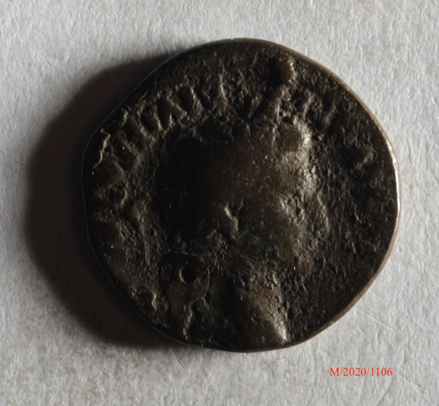 Römische Münze, Nominal Denar, Prägeherr Augustus, Prägeort nicht bestimmbar, Fälschung (Museumsgesellschaft Bad Dürkheim e.V. CC BY-NC-SA)