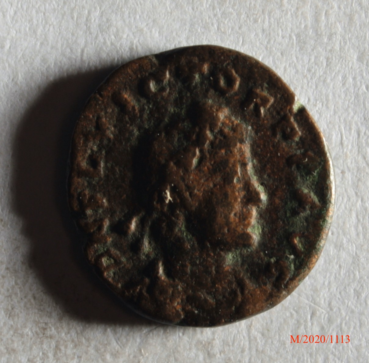 Römische Münze, Nominal Siliqua, Prägeherr Flavius Victor, Prägeort nicht bestimmbar, Fälschung (Museumsgesellschaft Bad Dürkheim e.V. CC BY-NC-SA)