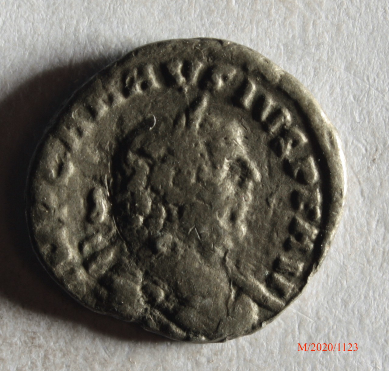 Römische Münze, Nominal Denar, Prägeherr Carausius, Prägeort nicht bestimmbar, unklar (Museumsgesellschaft Bad Dürkheim e.V. CC BY-NC-SA)