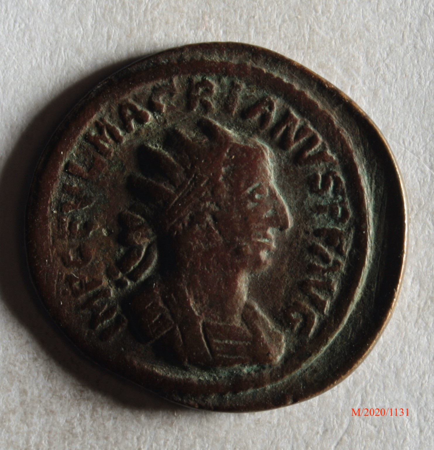 Römische Münze, Nominal Antoninian, Prägeherr Macrianus, Prägeort nicht bestimmbar, Fälschung (Museumsgesellschaft Bad Dürkheim e.V. CC BY-NC-SA)